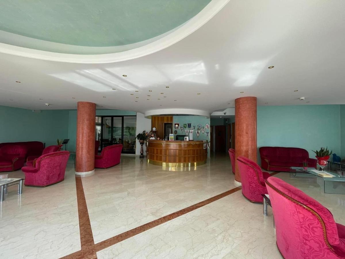 Hotel Cristina Chianciano Terme Exterior photo