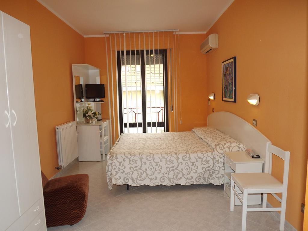 Hotel Cristina Chianciano Terme Exterior photo